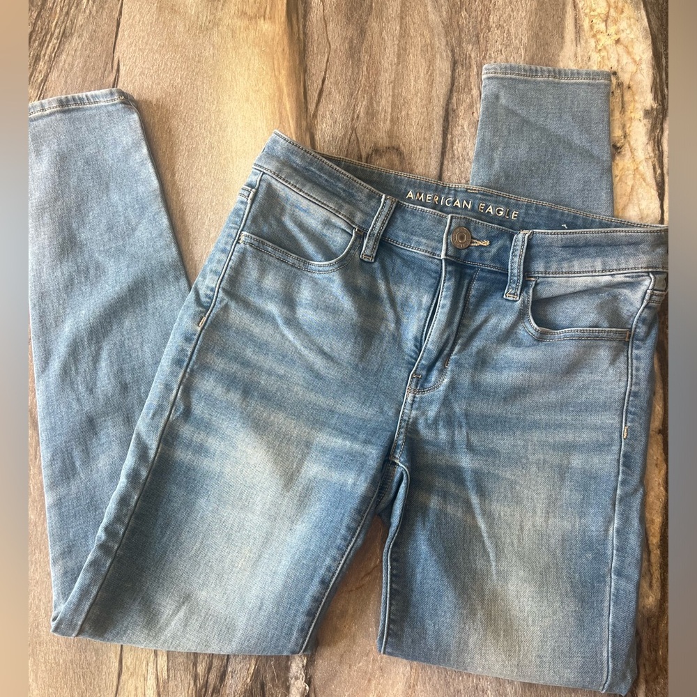 America Eagle skinny Jegging size 6/regular Light Wash